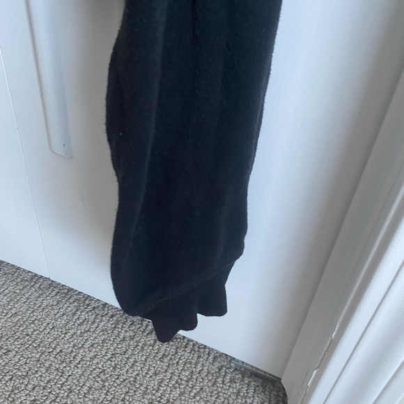 Cropped Black Sweatshirt - Picture 4 of 4